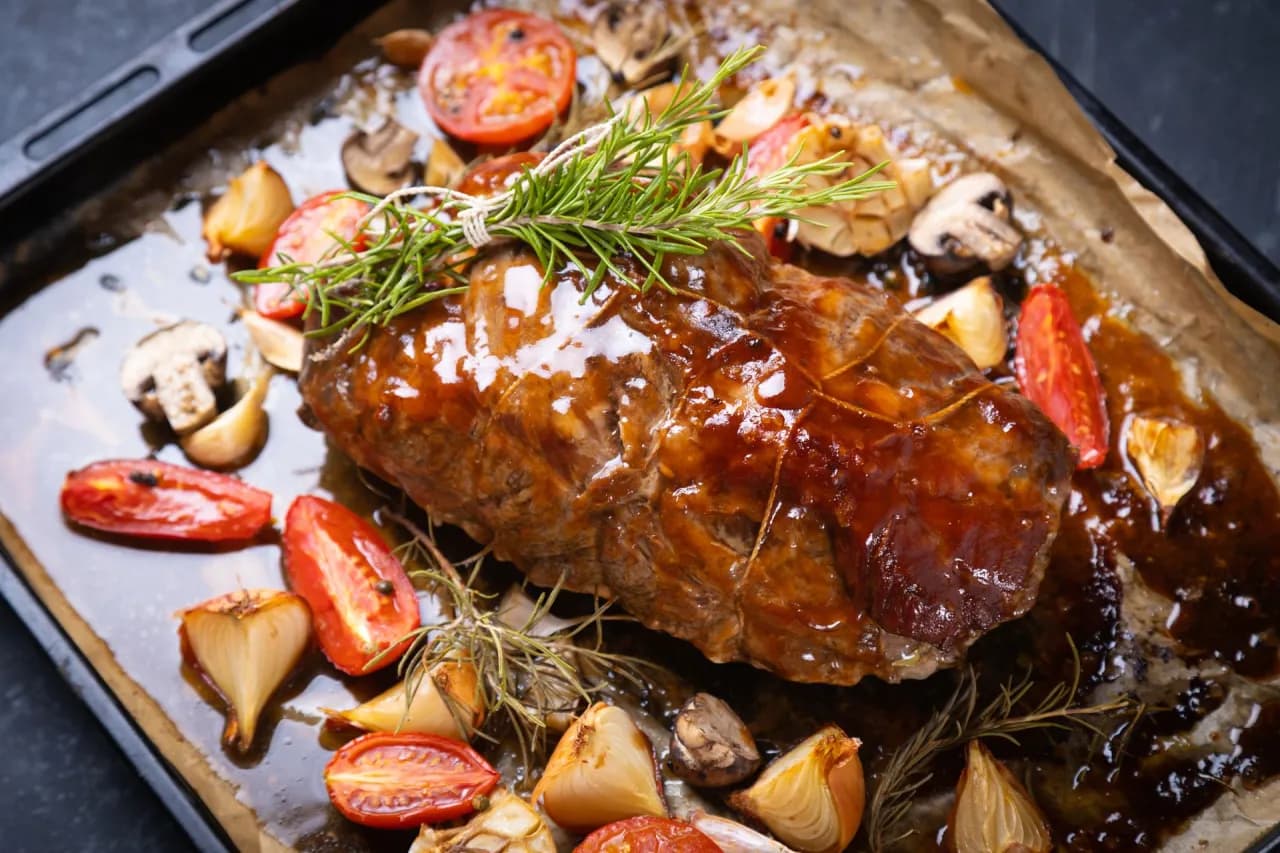 Łopatka wieprzowa: Miękkie i soczyste przepisy na obiad krok po kroku