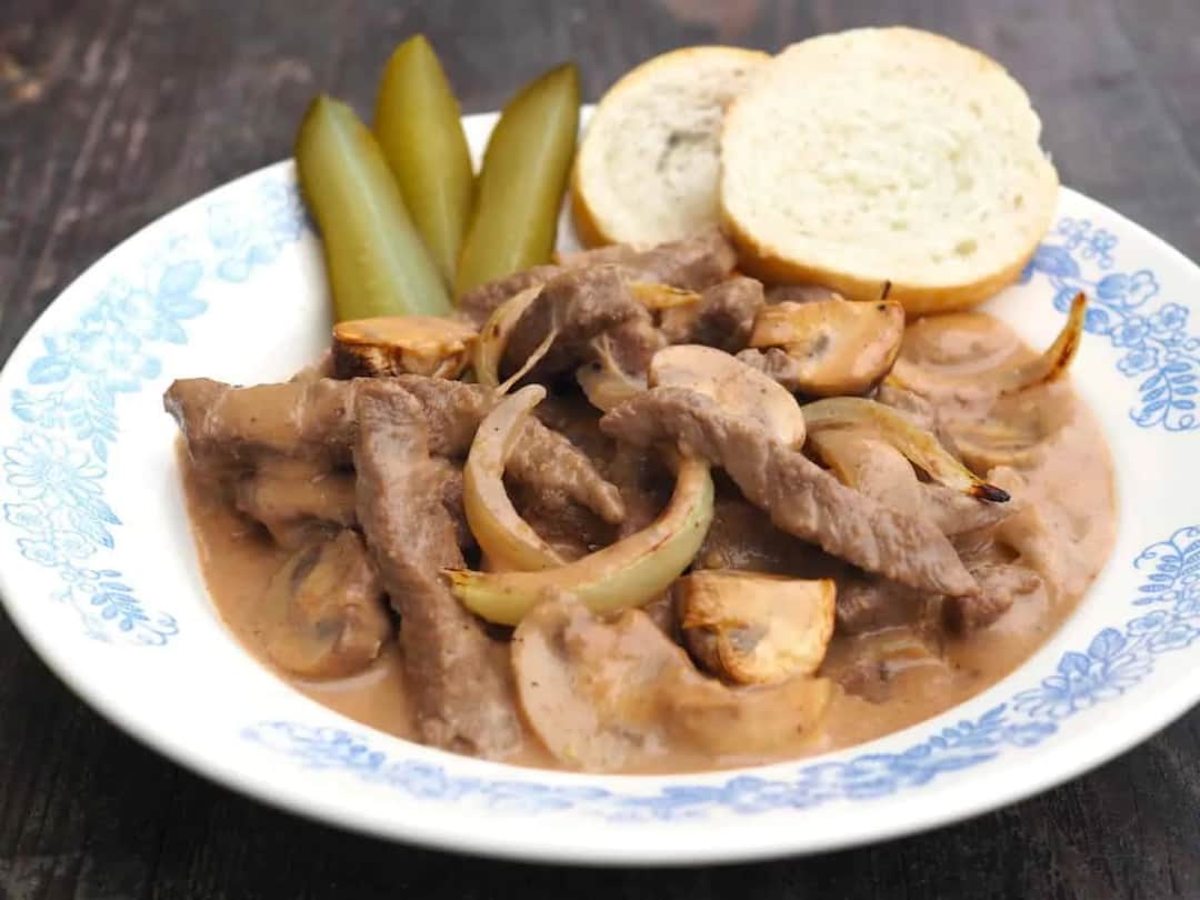 Idealny strogonow: Klasyczny przepis krok po kroku i sekrety mistrzów