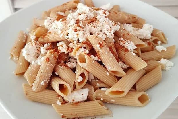 Biały ser na obiad: 20+ przepisów na słodko i słono